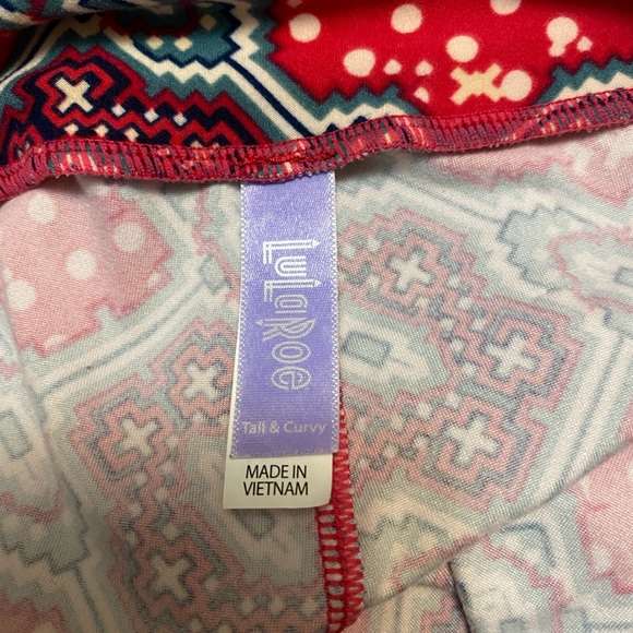 Disney Lularoe Legging SZ: Tall & Curvy - Picture 4 of 4